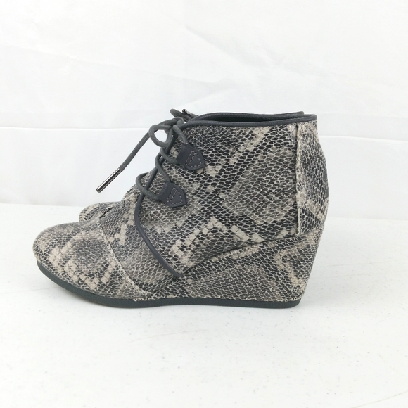 Toms Kala Wedge Bootie Women Size 7.5 Gray Faux Snakeskin Lace Up Ankle Boots - Picture 5 of 10